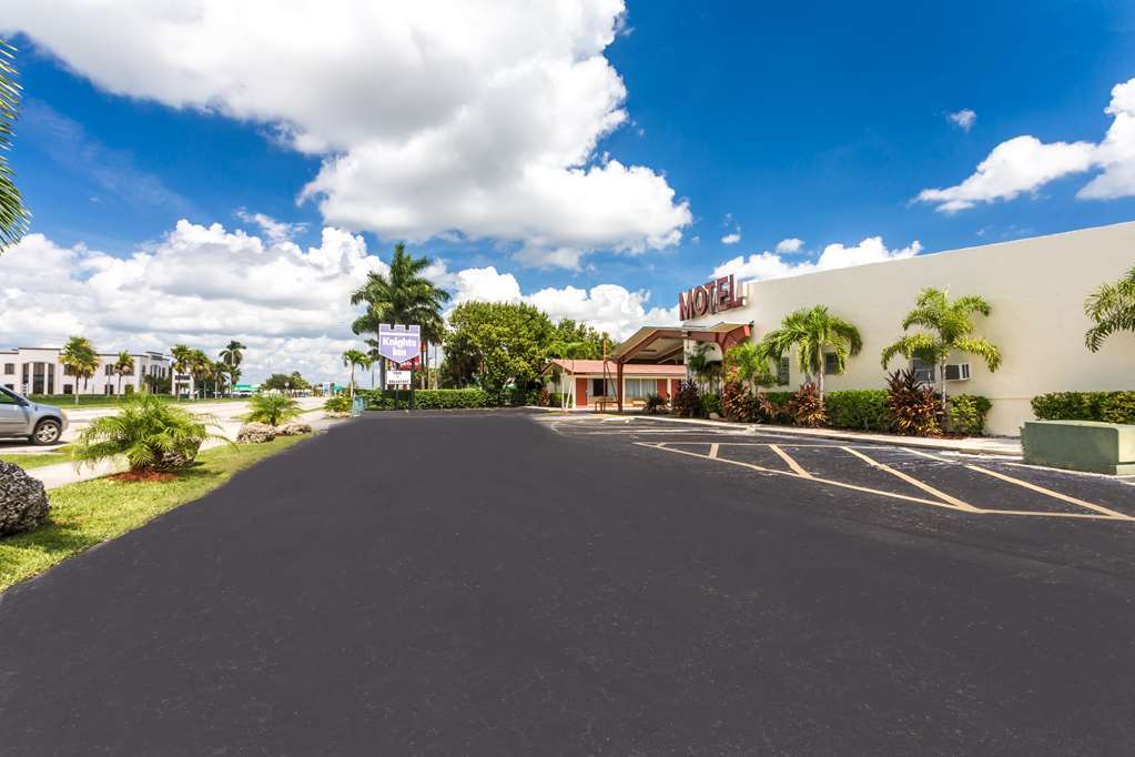 Econo Lodge Inn & Suites Флорида-Сіті Зручності фото