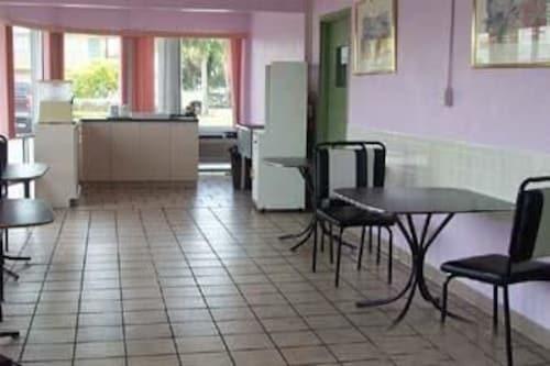 Econo Lodge Inn & Suites Флорида-Сіті Екстер'єр фото